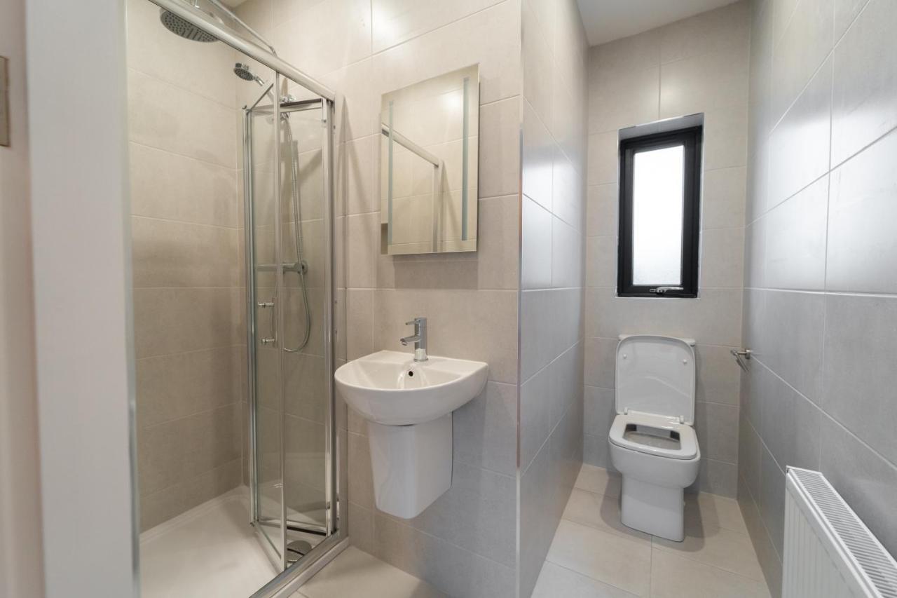 Dingle Way Snug, Luxury Apartment Exterior photo